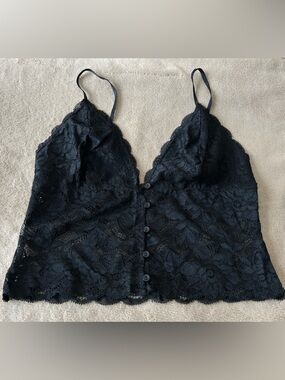 Guess Lace Cropped Camisole/Bralette in Black. Women’s Medium